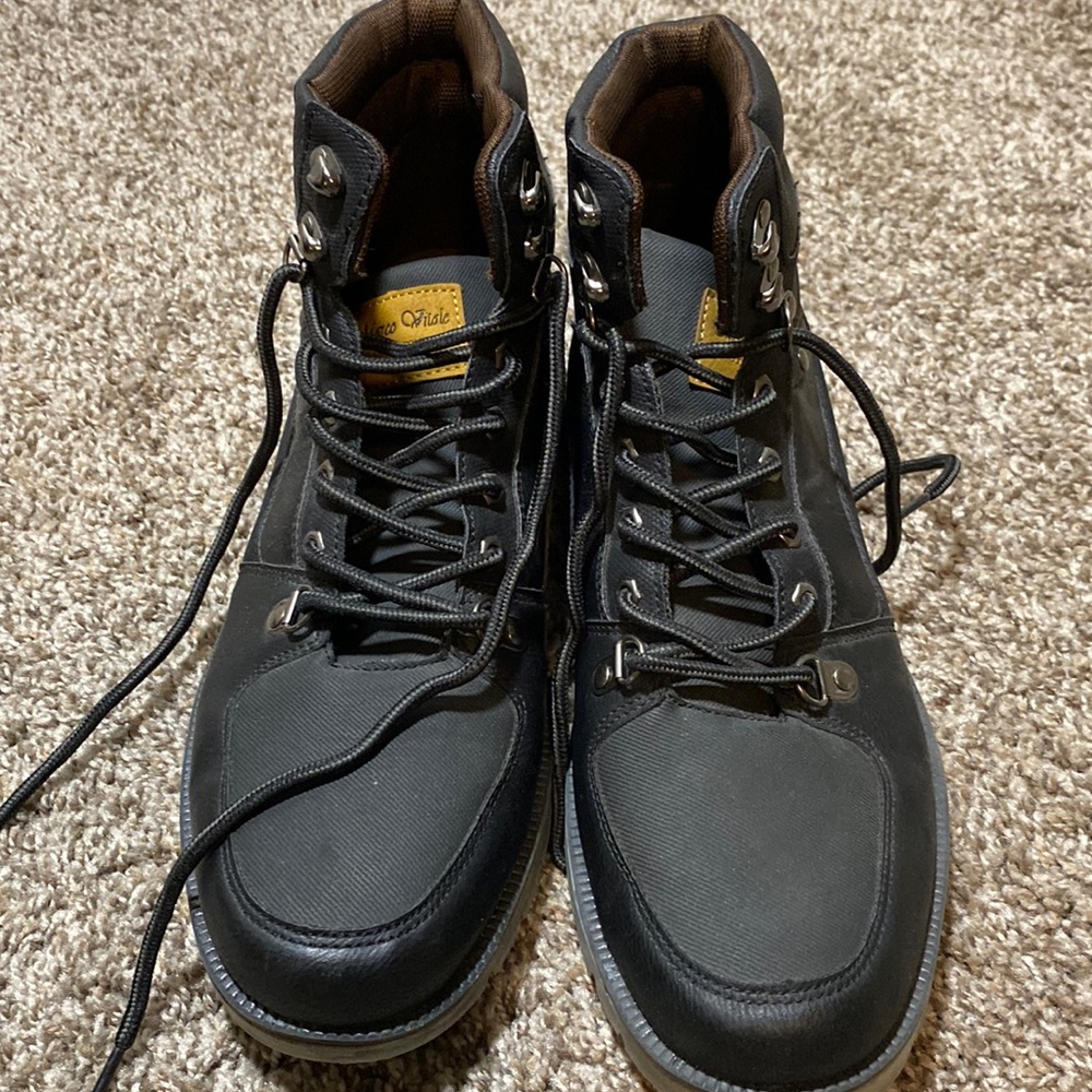 New with tags Marco Vitale boots size 10
